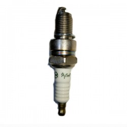 شمع خودرو پارس مدل carberator کد 070 پایه بلند مناسب برای وانت نیسان و پیکان بسته چهار عددی