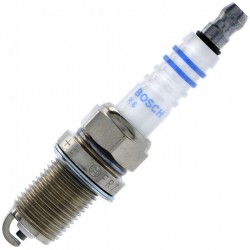 شمع خودرو بوش مدل FR7DC +8 پایه کوتاه بسته 4 عددی